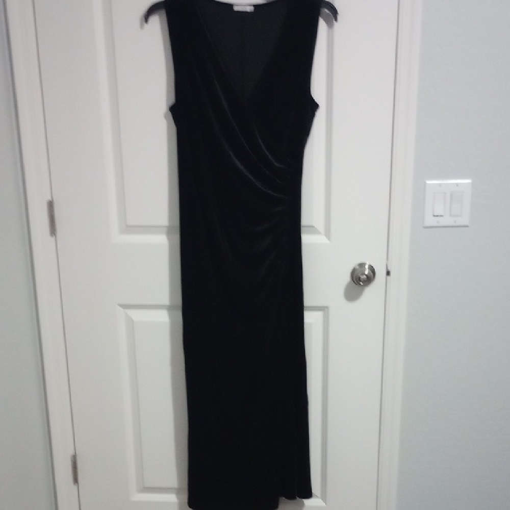 Chic Black‎ Maxi Dress